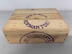 lot 40A image: NOS Hovmantorp Sweden Wooden Box The Emigrants - Art Glass