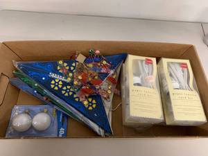 lot 85A image: Decorative Star Lanterns & Lighting Kit - Bundle