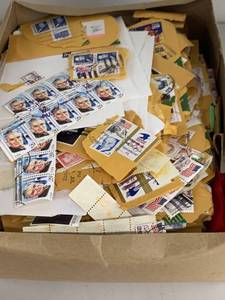 lot 86A image: Large Assorted Vintage US Postage Stamp Collection