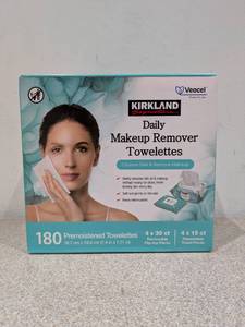 lot 21 image: KIRKLAND SIGNATURES DAILY MAKE-UP REMOVER TOWELETTES
