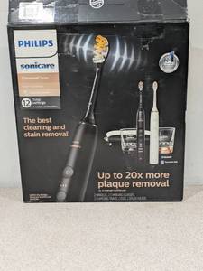 lot 54 image: PHILIPS SONICARE DIAMOND CLEAN RECHARGEABLE POWER TOOTHBRUSH