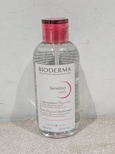 lot 72 image: BIODERMA SENSIBIO H2O