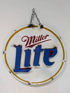 lot 115 image: METAL WELDED SIGNS (18 ROUND) (MILLER LITE)
