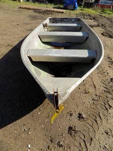 lot 10 image: 16 Sears Alum Boat