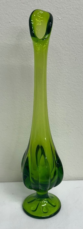 lot 129 image: Vintage Viking Glass Avocado Six Petal Green Swung Vase