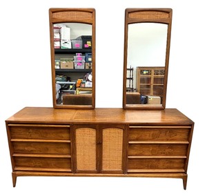 lot 10 image: Vintage Lane Rhythm Walnut Dresser with Two Mirrors