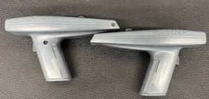 lot 57RO image: Set of 2 Vintage Star Trek Phaser Toys