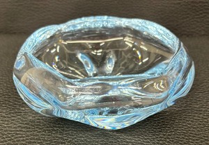 lot 39 image: Orrefors Polaris Icy Blue Art Crystal Bowl