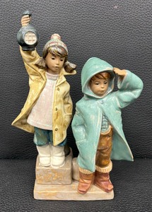 lot 32 image: Ahoy There Figurine by Lladro