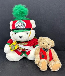 lot 140 image: Plush Bears by Daytons and Hallmark