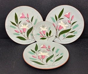 lot 160 image: Vintage Stangl Pottery Pink Lily Plates
