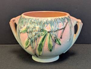 lot 68 image: Roseville Moss Pink Jardiniere