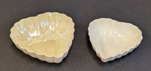 lot 149 image: Pair of Small Belleek Heart Bowls