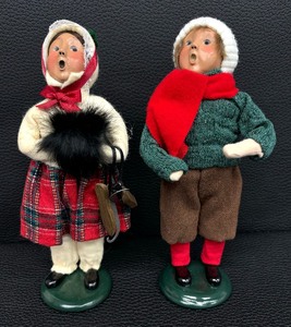 lot 141 image: Two Byers Choice Figurines