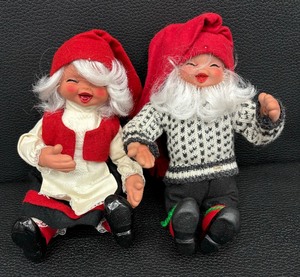 lot 118 image: Pair of Vintage Norwegian Arne Hasle Askim Norge Christmas Elf Gnome Dolls