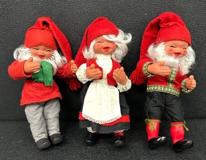lot 146 image: Three Norwegian Arne Hasle Nisse Dolls