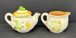 lot 78A image: Vintage Stangl Pottery Tulip Creamer and Small Tea Pot