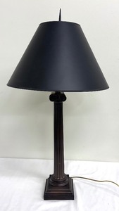 lot 209 image: Vintage Stylish Table Lamp