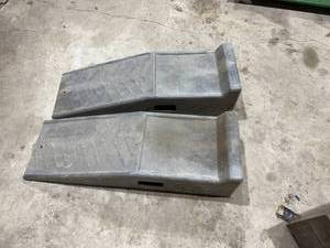 lot 23 image: Rhino Ramps Car Ramps