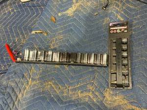 lot 26 image: Craftsman Metric Sockets & Hex Bit Socket Set