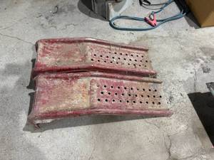 lot 38 image: Car Ramps
