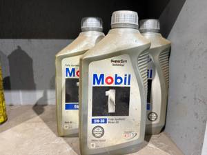 lot 48 image: 7 Quarts Mobil 1 5W30 Fully Synthetic Oil