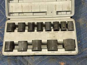 lot 57 image: SAE Impact Sockets