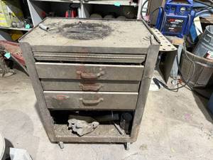 lot 78 image: Craftsman Tool Cabinet & Contents