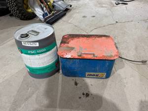 lot 92 image: Electric Parts Cleaner & 12 Pail Parts Cleaner