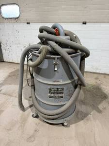 lot 95 image: Turbine-Twin Vacuum Cleaner