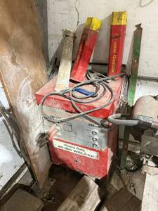 lot 96 image: Heavy Duty AC-DC Welder