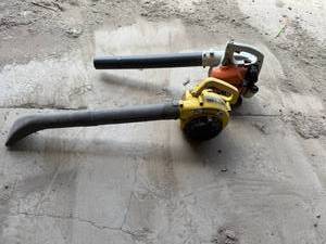 lot 99 image: John Deere & Stihl Leaf Blowers