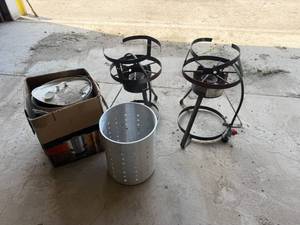 lot 103 image: 30 Quart Outdoor Cooker Kit
