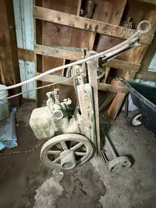 lot 20 image: Antique John Deere Engine 