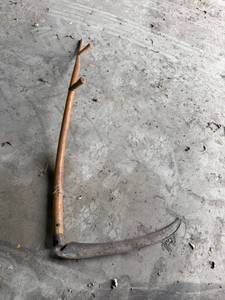 lot 132 image: Antique Scythe