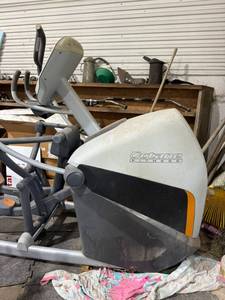 lot 146 image: Octane Fitness XT One Elliptical