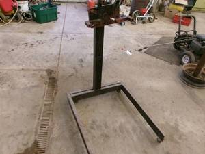 lot 12 image: Engine Stand