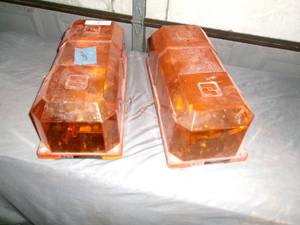 lot 18 image: 2-12Volt Orange Warning Lights