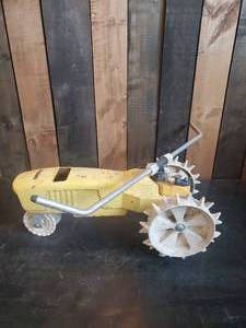 lot 9 image: Nelson Working Rolling Lawn Sprinkler