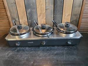 lot 23 image: Triple Pot Crock-Pot