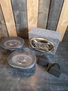 lot 25 image: Logic car Stereo Speakers SP693 350W