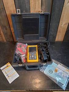 lot 35 image: Fluke Scopemeter with Accessories