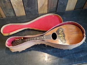 lot 37 image: Gorgeous RARE Antique Italian Bowlback Mandolin