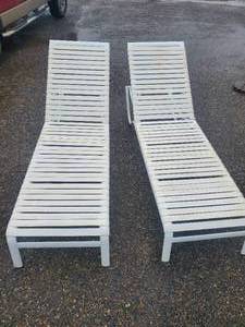 lot 44 image: two Very Nice Lawn chairs in great condition