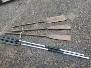 lot 50 image: Aluminum and wooden oars