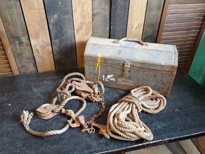 lot 80 image: Vintage Tool Box Pulley system and Rope