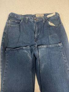 lot 45 image: Carhartt Jeans Relaxed Fit Jeans 4034