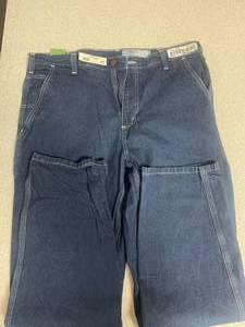 lot 67 image: Carhartt Jeans Dungaree Fit 3634