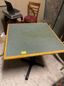 lot 1113 image: 30 x 30 laminate table