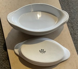 lot 1176 image: Lot of oval serving platters